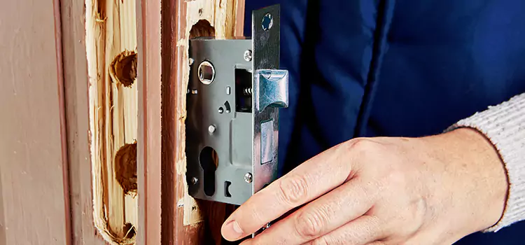 Garage Door Lock Replacement Copiague